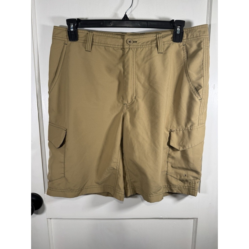 Men's Magellan Khaki Cargo Shorts, Size 34‎